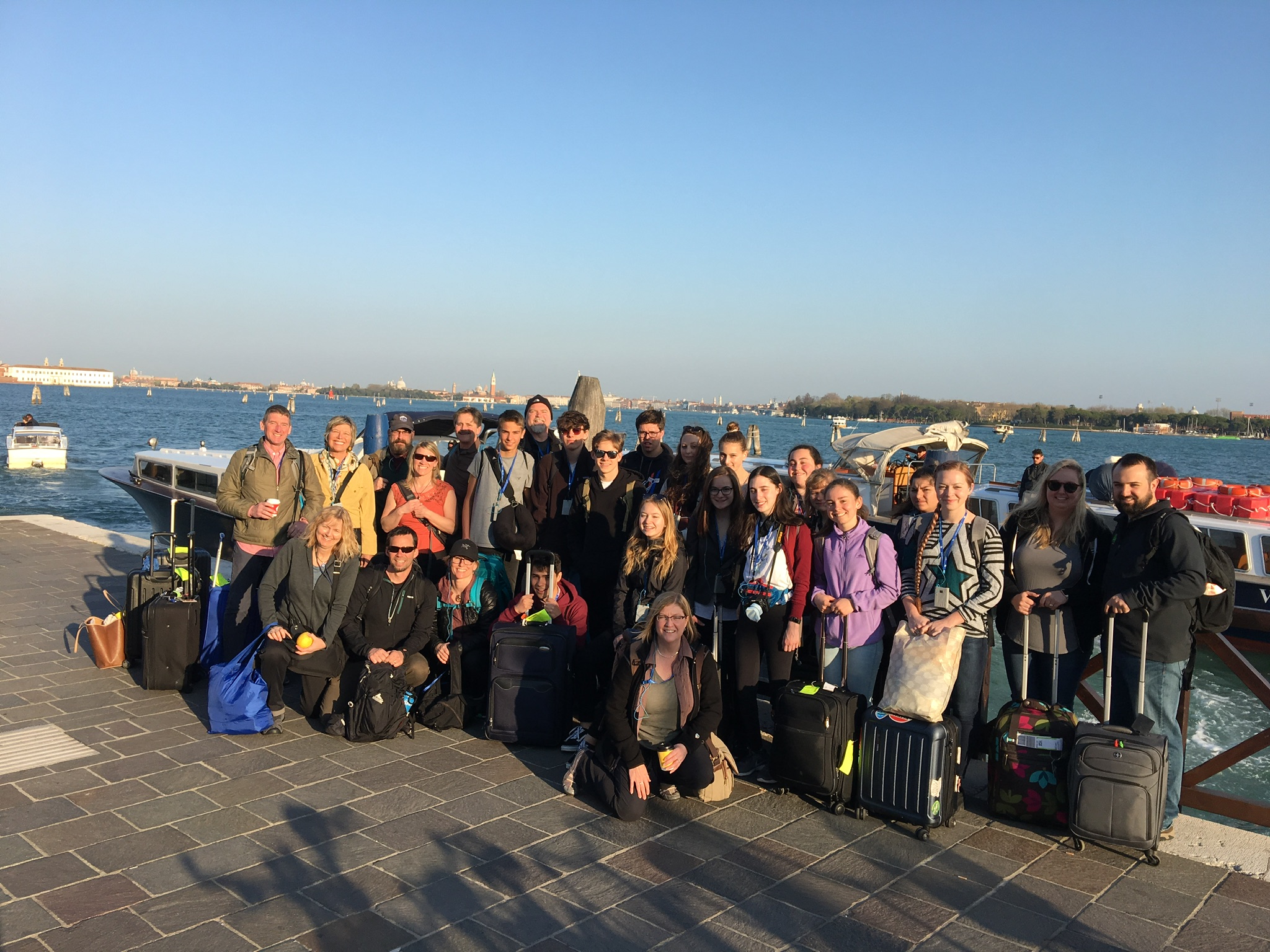 student tour group 