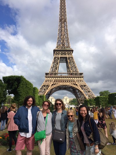 eiffel tower students